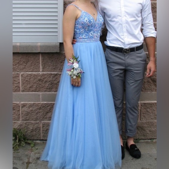 Grad/Prom Dress - Picture 3 of 3